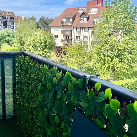 Apartment 3 Pieces, 2 Chambres, Lumineux, Vue Degagee, Balcon & Parking Prive *