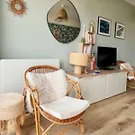 アパート Charmant 3 Pieces, 2 Chambres, Lumineux, Vue Degagee, Balcon & Parking Prive *