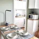Charmant 3 Pieces, 2 Chambres, Lumineux, Vue Degagee, Balcon & Parking Prive ヴィレ・シュル・メール