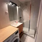 Joli 3 Pieces, 2 Chambres, Lumineux, Vue Degagee, Balcon & Parking Prive