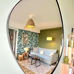 Charmant 3 Pieces, 2 Chambres, Lumineux, Vue Degagee, Balcon & Parking Prive アパート *