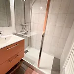 Joli 3 Pieces, 2 Chambres, Lumineux, Vue Degagee, Balcon & Parking Prive Apartman