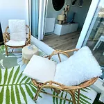アパート Charmant 3 Pieces, 2 Chambres, Lumineux, Vue Degagee, Balcon & Parking Prive *