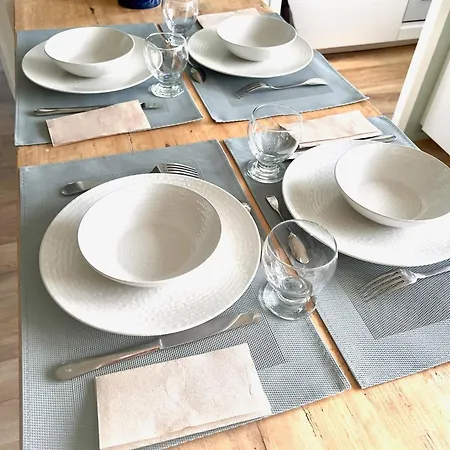 3 Pieces, 2 Chambres, Lumineux, Vue Degagee, Balcon & Parking Prive Lejlighed Villers-sur-Mer
