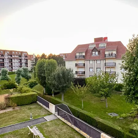 Joli 3 Pieces, 2 Chambres, Lumineux, Vue Degagee, Balcon & Parking Prive *