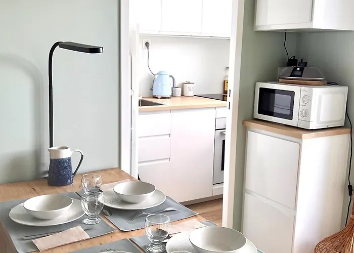 Joli 3 Pieces, 2 Chambres, 6 Personnes, Clair, Vue Degagee, Balcon & Parking Prive 滨海维莱