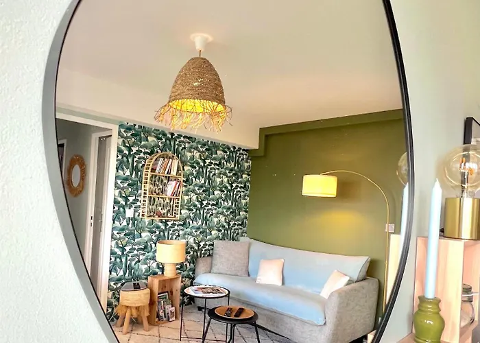 Joli 3 Pieces, 2 Chambres, Lumineux, Vue Degagee, Balcon & Parking Prive Apartment *