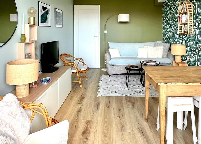 Joli 3 Pieces, 2 Chambres, Lumineux, Vue Degagee, Balcon & Parking Prive * Villers-sur-Mer