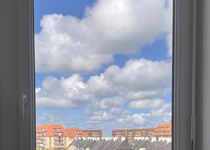 Joli 3 Pieces, 2 Chambres, Lumineux, Vue Degagee, Balcon & Parking Prive Apartment Villers-sur-Mer